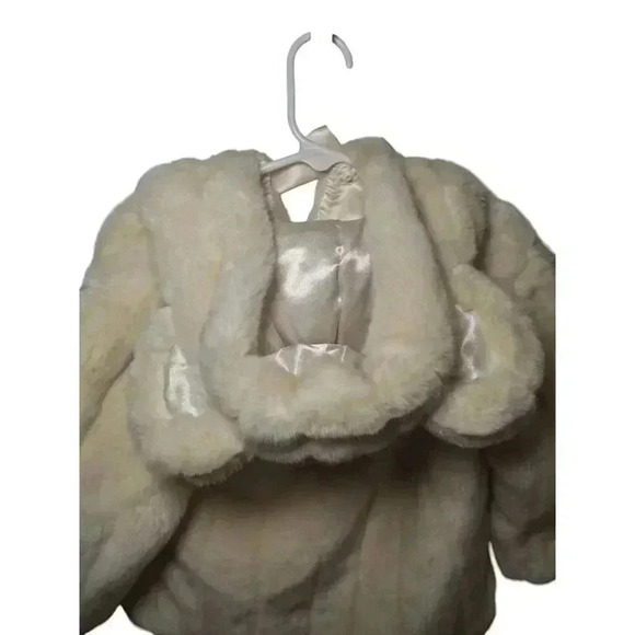 BEARINGTON BABY COLLECTION COUTURE COAT IVORY FAUX FUR CREAM 12-24 MONTHS XMAS - Picture 8 of 13